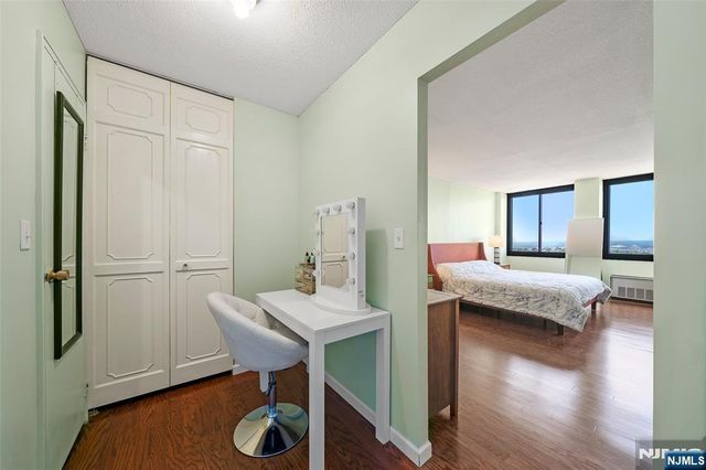 200 Winston Drive 2403, Cliffside Park, NJ 07010