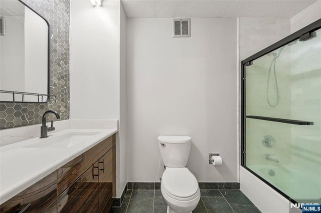 200 Winston Drive 2403, Cliffside Park, NJ 07010