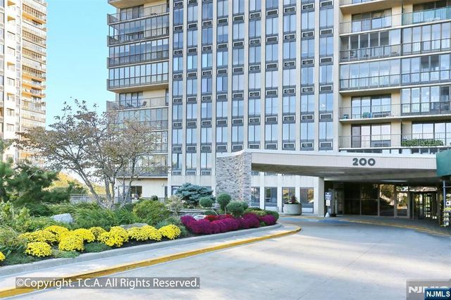 200 Winston Drive 2403, Cliffside Park, NJ 07010