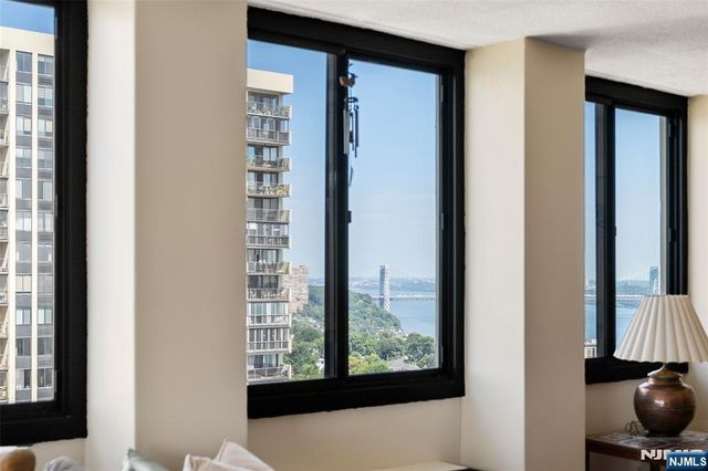 200 Winston Drive 2403, Cliffside Park, NJ 07010