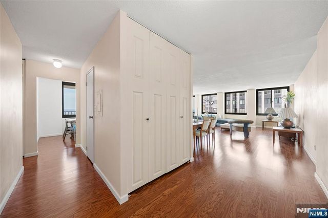 200 Winston Drive 2403, Cliffside Park, NJ 07010