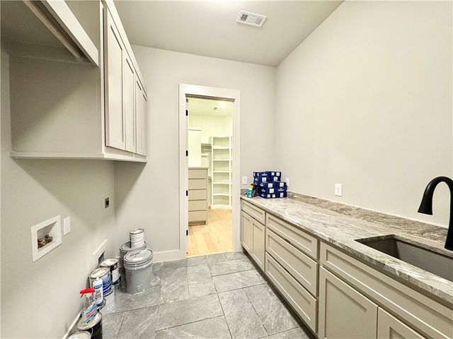 831 Greenhorn Street, Bentonville, AR 72712