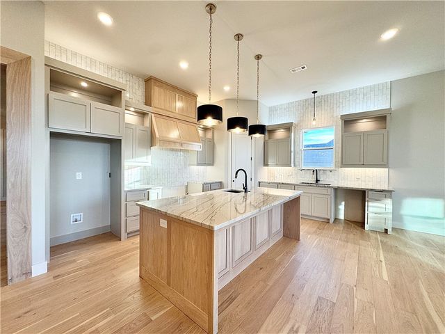 831 Greenhorn Street, Bentonville, AR 72712