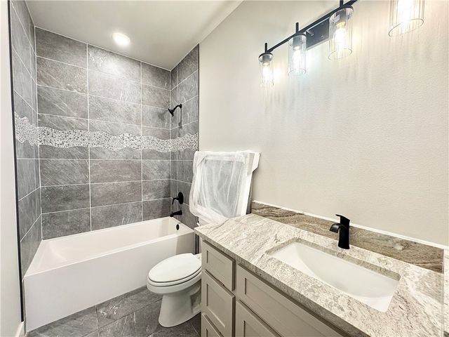 831 Greenhorn Street, Bentonville, AR 72712