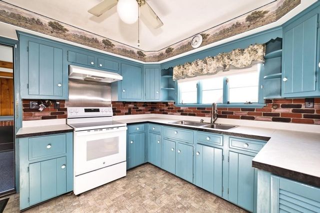 222 Blossom Road, Westport, MA 02790