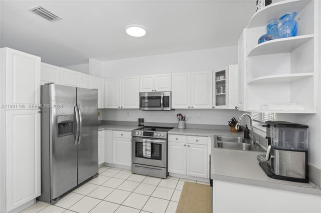 1120 Canella Lane 1120, Hollywood, FL 33019