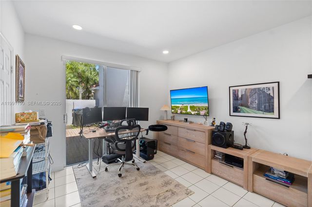 1120 Canella Lane 1120, Hollywood, FL 33019