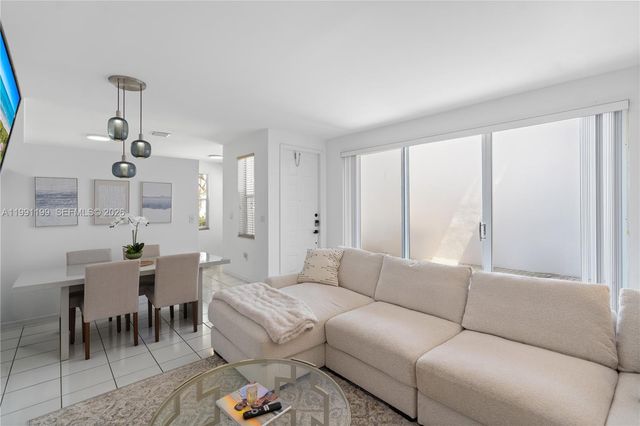 1120 Canella Lane 1120, Hollywood, FL 33019