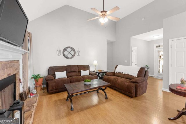 1020 Walnut Creek Drive, Woodstock, GA 30188