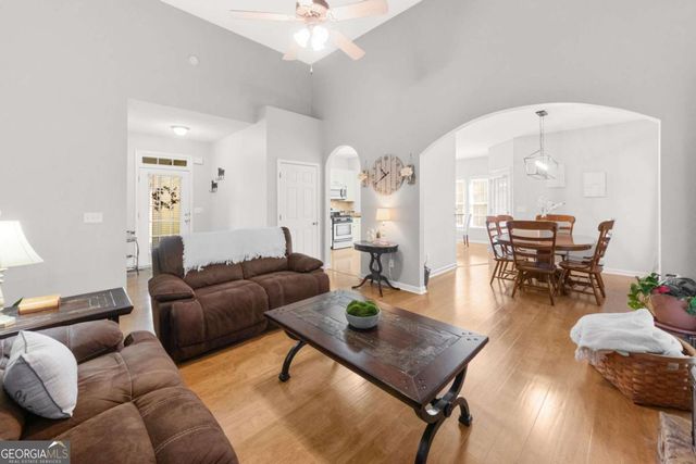 1020 Walnut Creek Drive, Woodstock, GA 30188