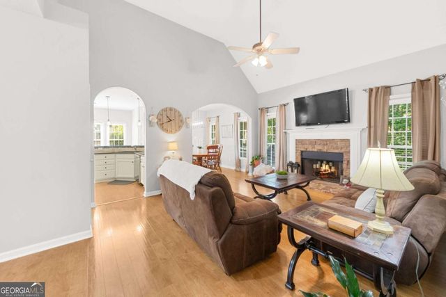 1020 Walnut Creek Drive, Woodstock, GA 30188
