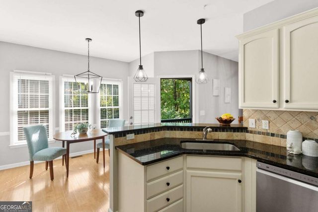 1020 Walnut Creek Drive, Woodstock, GA 30188