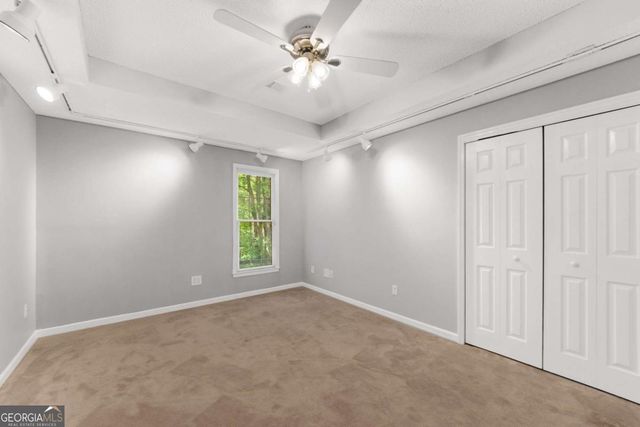 1020 Walnut Creek Drive, Woodstock, GA 30188