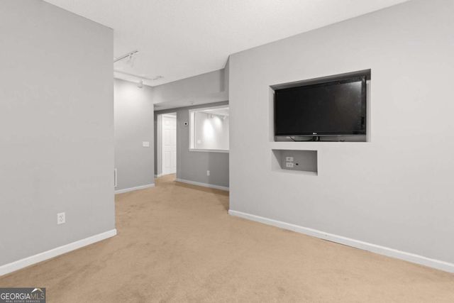 1020 Walnut Creek Drive, Woodstock, GA 30188