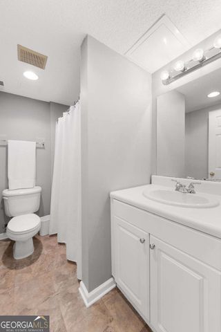 1020 Walnut Creek Drive, Woodstock, GA 30188