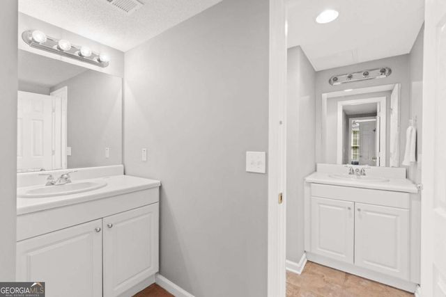 1020 Walnut Creek Drive, Woodstock, GA 30188
