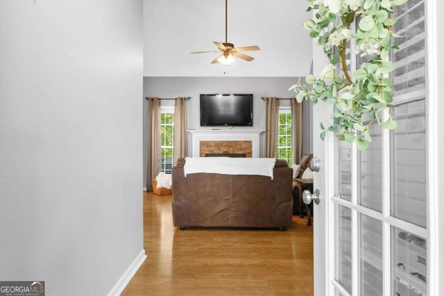 1020 Walnut Creek Drive, Woodstock, GA 30188