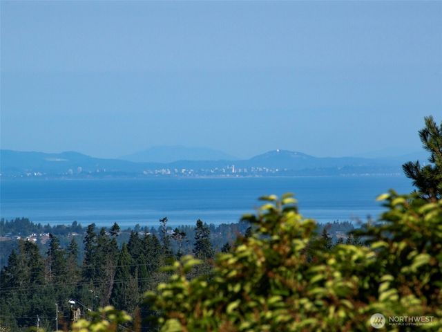 63 Hummingbird Lane, Sequim, WA 98382