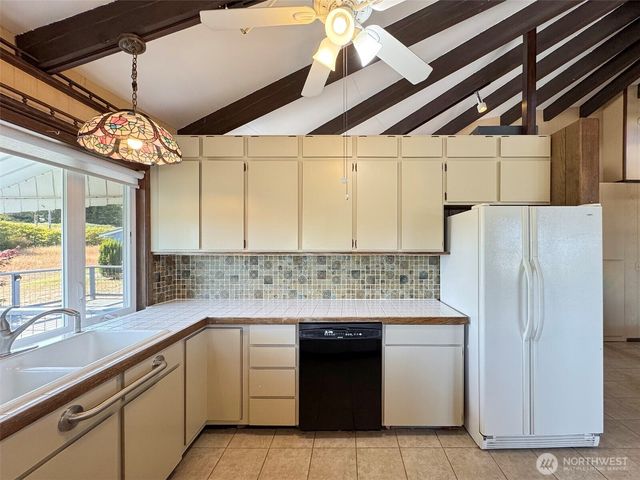 63 Hummingbird Lane, Sequim, WA 98382