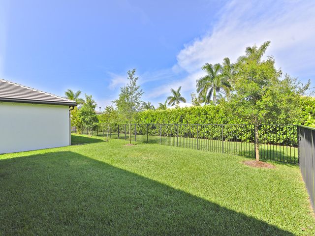 4814 Chantilly Road, Lake Worth, FL 33467