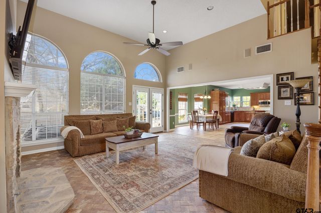 18344 Springmill Ct, Flint, TX 75762