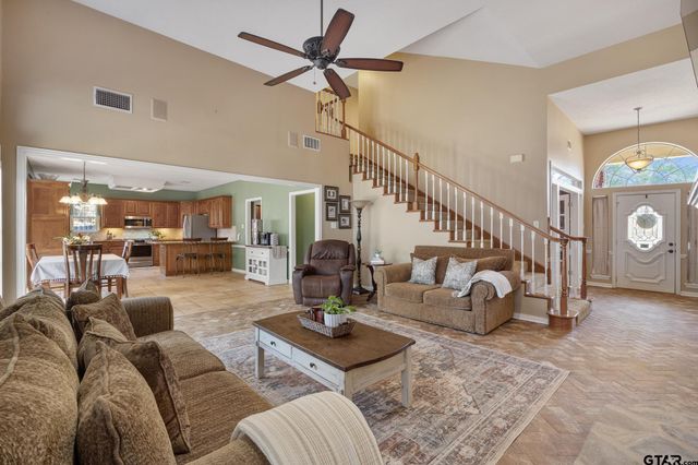 18344 Springmill Ct, Flint, TX 75762