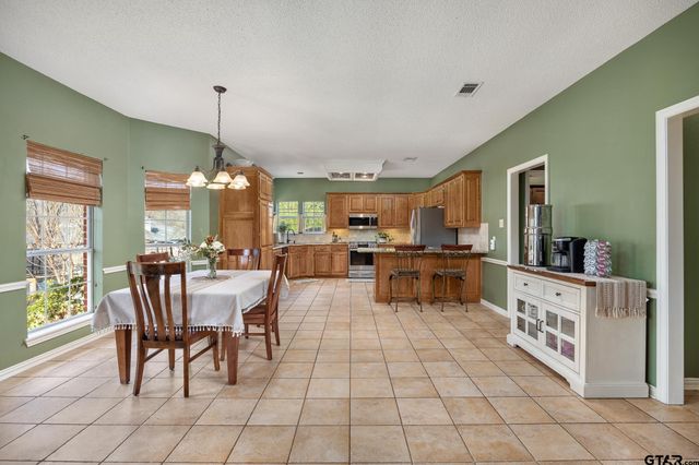 18344 Springmill Ct, Flint, TX 75762