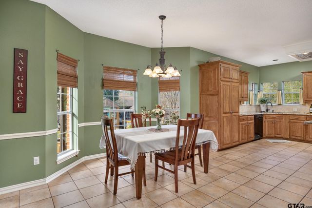 18344 Springmill Ct, Flint, TX 75762