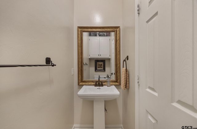 18344 Springmill Ct, Flint, TX 75762