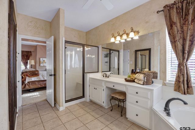 18344 Springmill Ct, Flint, TX 75762