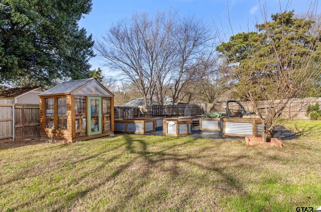 18344 Springmill Ct, Flint, TX 75762