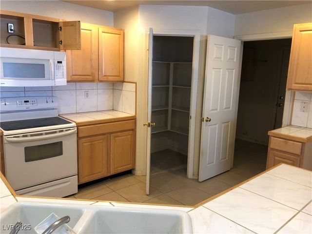 1951 Jeane Avenue, Pahrump, NV 89048