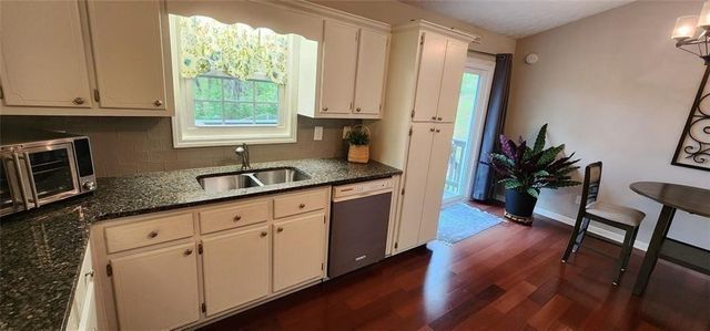 5564 Elderberry, Flowery Branch, GA 30542