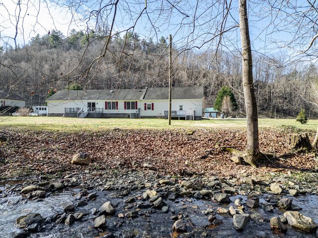 172 Eden Acres Drive, Andrews, NC 28901