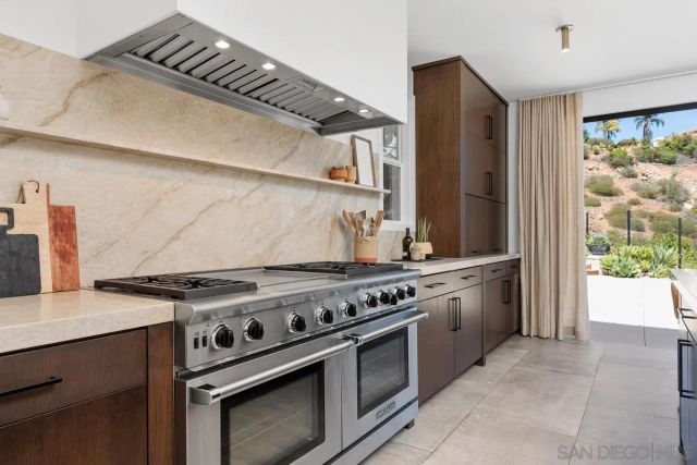 833 Orion Way, San Marcos, CA 92078