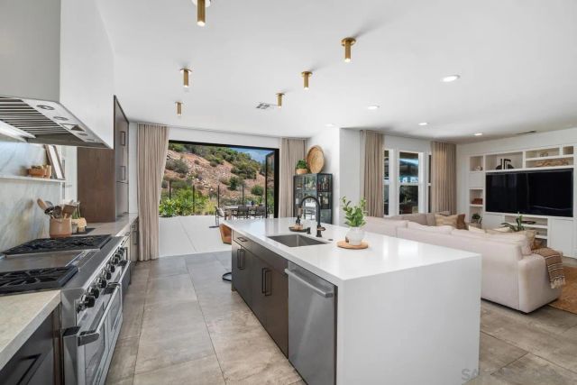 833 Orion Way, San Marcos, CA 92078