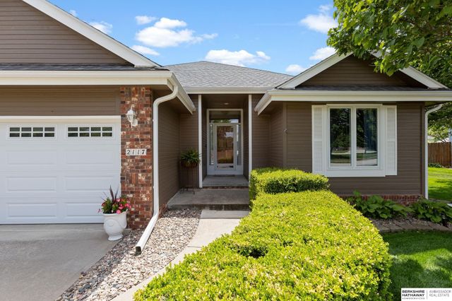 2117 Leigh Street, Papillion, NE 68133
