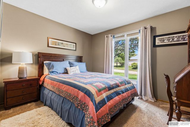 2117 Leigh Street, Papillion, NE 68133