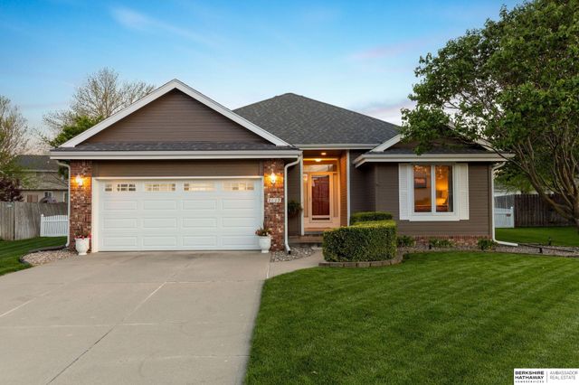 2117 Leigh Street, Papillion, NE 68133