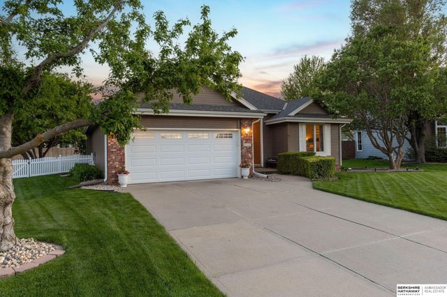 2117 Leigh Street, Papillion, NE 68133