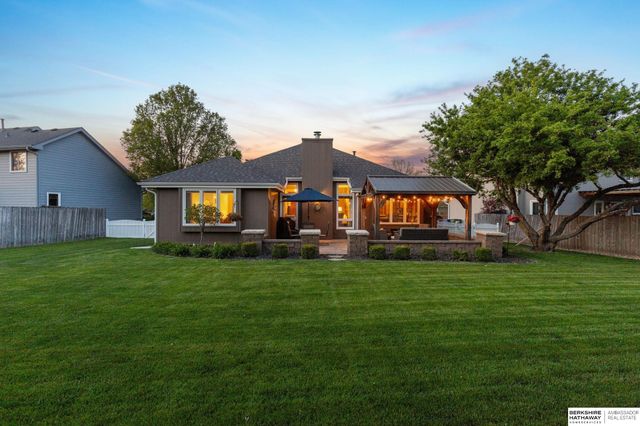2117 Leigh Street, Papillion, NE 68133