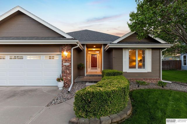 2117 Leigh Street, Papillion, NE 68133