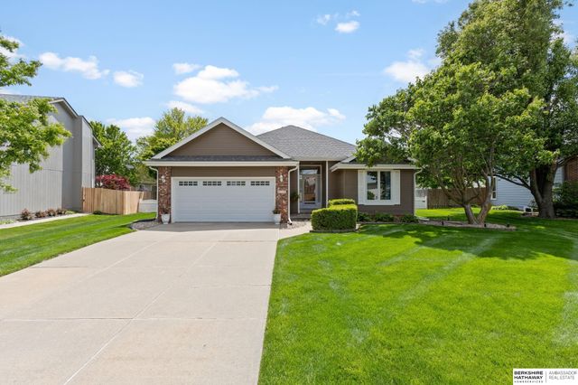 2117 Leigh Street, Papillion, NE 68133