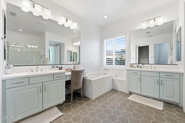 3031 E WILDHORSE Drive, Gilbert, AZ 85297