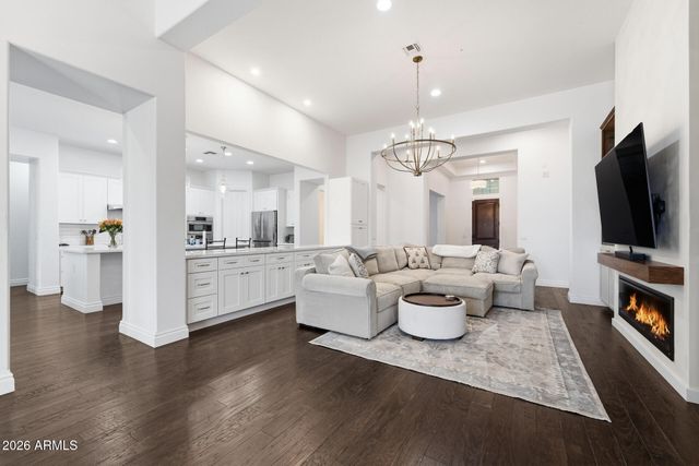 3031 E WILDHORSE Drive, Gilbert, AZ 85297