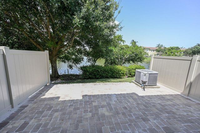297 Lake Monterey Circle, Boynton Beach, FL 33426
