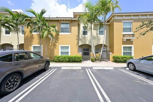 297 Lake Monterey Circle, Boynton Beach, FL 33426