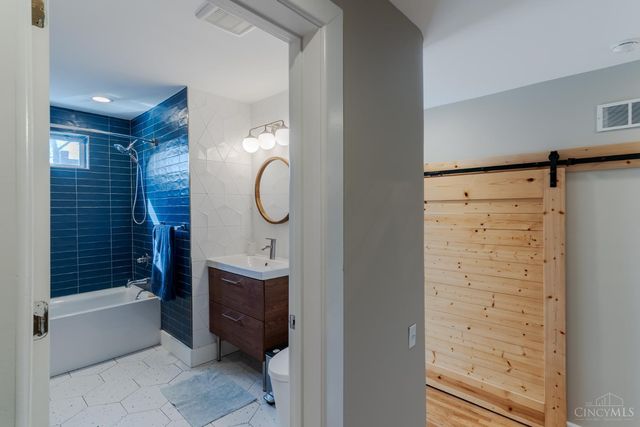 423 Milton Street, Cincinnati, OH 45202