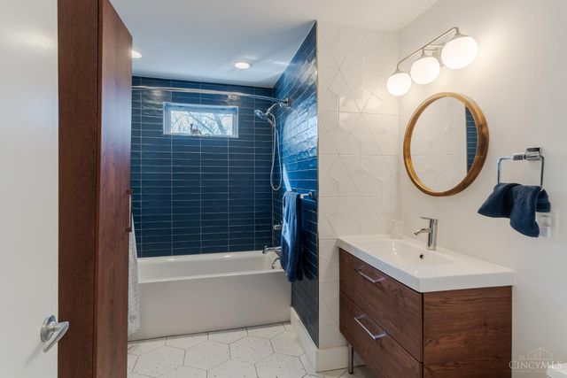 423 Milton Street, Cincinnati, OH 45202