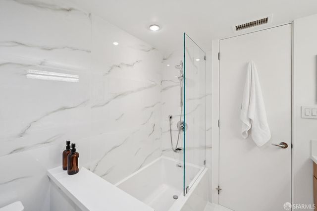 1333 JONES Street 406, San Francisco, CA 94109